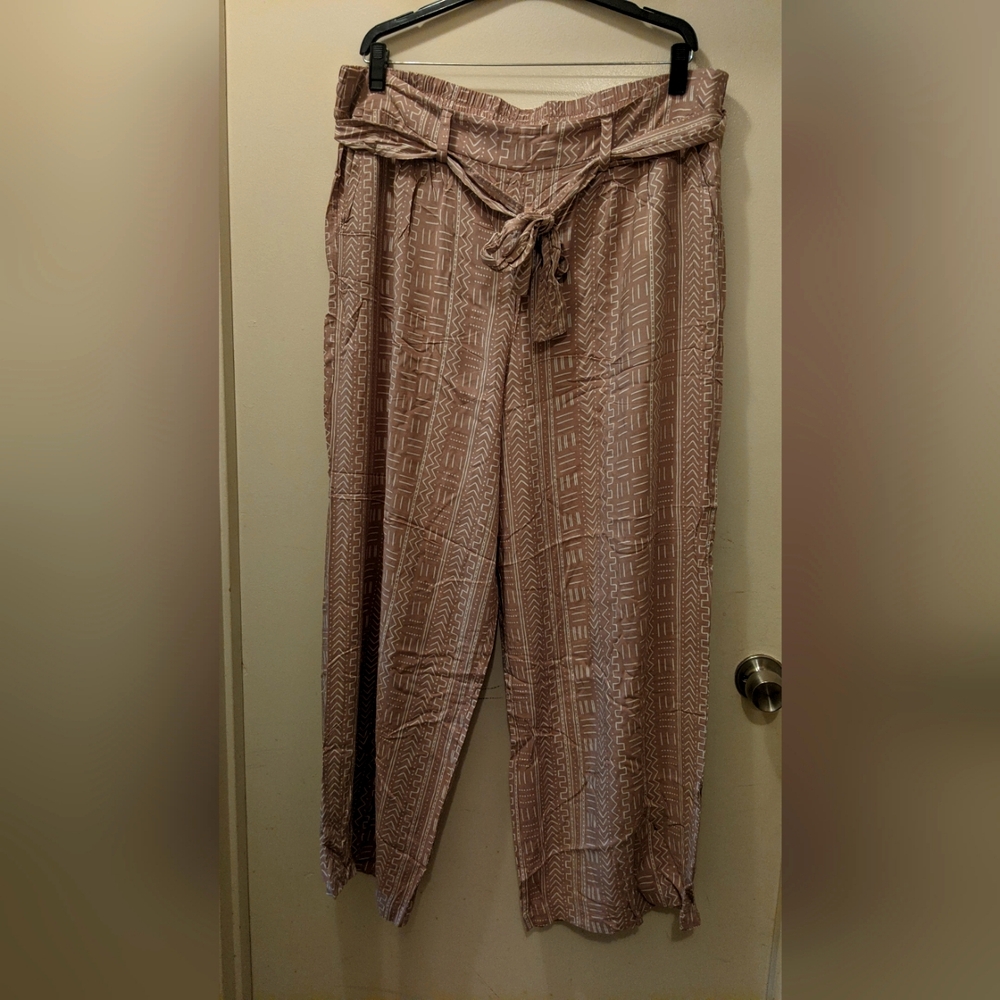 Mauve & White Flowy Pants w/ Pockets